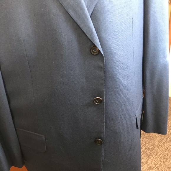 Men’s Suit - Picture 2 of 8